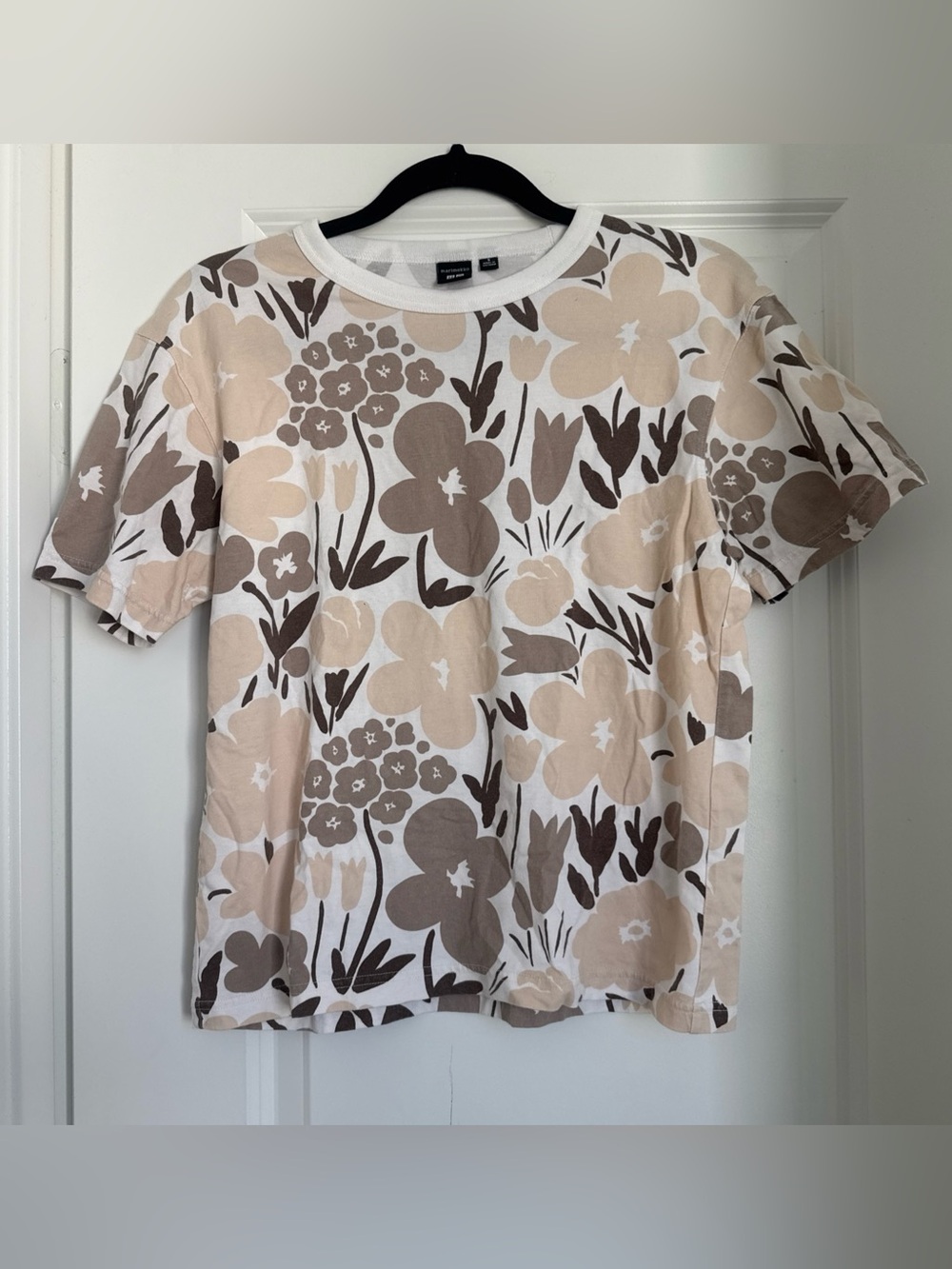 Marimekko X Uniqlo Size S Floral Print T-Shirt Top White Beige Cream Neutral